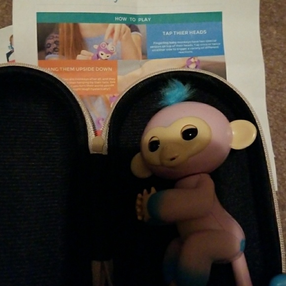 Interactive finger monkey - Picture 2 of 2